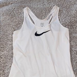 nike pro workout tank top